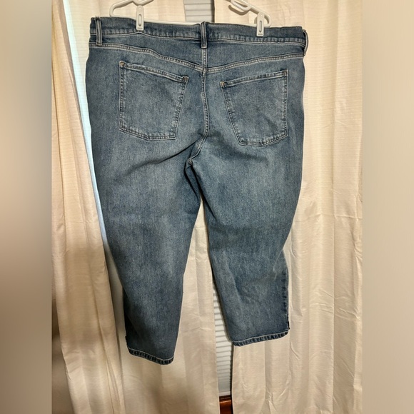 Old Navy Ankle Crop - Picture 2 of 3